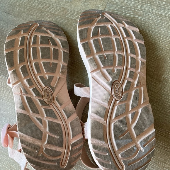Chacos desert rose (fit like size 11) - Picture 4 of 4